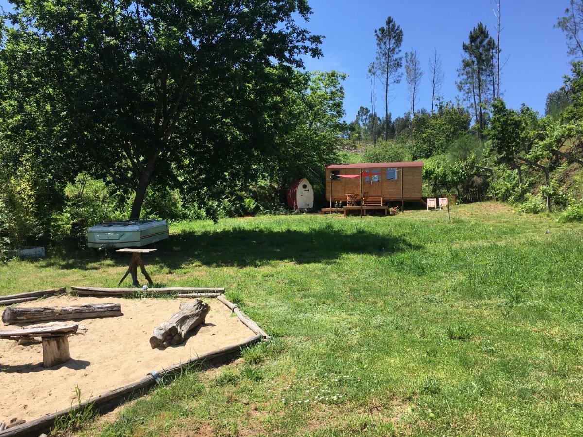 Rosa The Cosy Cabin - Gypsy Wagon - Shepherds Hut, River Views Off-Grid Eco Living Pedrogao Grande Buitenkant foto