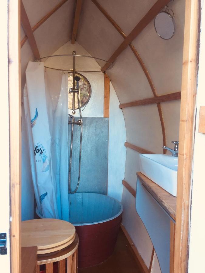 Rosa The Cosy Cabin - Gypsy Wagon - Shepherds Hut, River Views Off-Grid Eco Living Pedrogao Grande Buitenkant foto